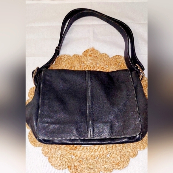 Coach Black Hampton Leather VTG Pre-Loved Crossbody/Shoulder Handbag - Authentic - Picture 2 of 13